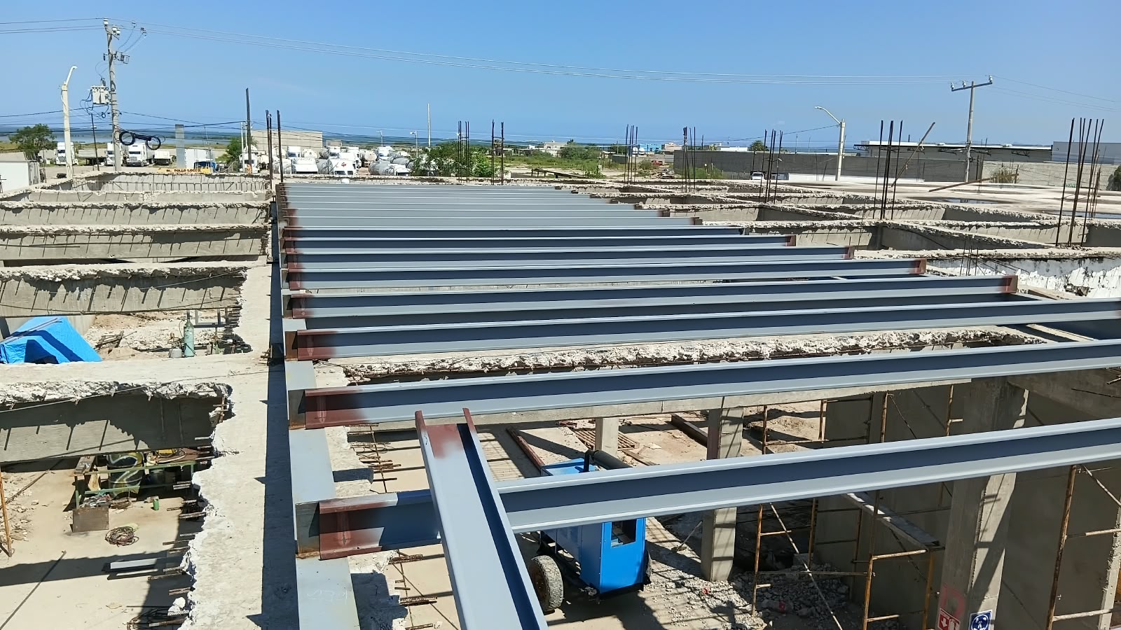 Instalación de estructura metálica